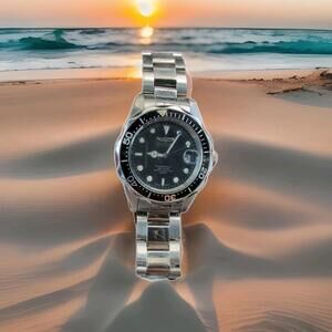 Invicta Pro Diver Watch WR200M 8932 Preowned New Battery Time Keep Black Silver